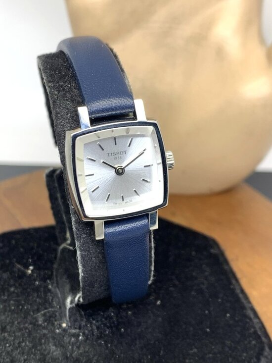 Tissot Women\'s Watch T0581091603100 Swiss Quartz Silver Blue Leather Petite 20mm main image 12